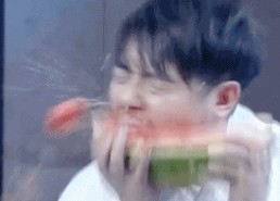 吃瓜娱乐圈打工人是谁,揭秘娱乐圈幕后奋斗者的真实生活